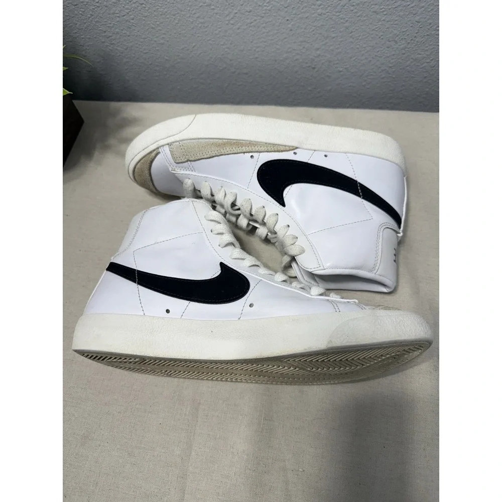 Nike Blazer Mid 77 Womens 8 White Black‎ CZ1055-100